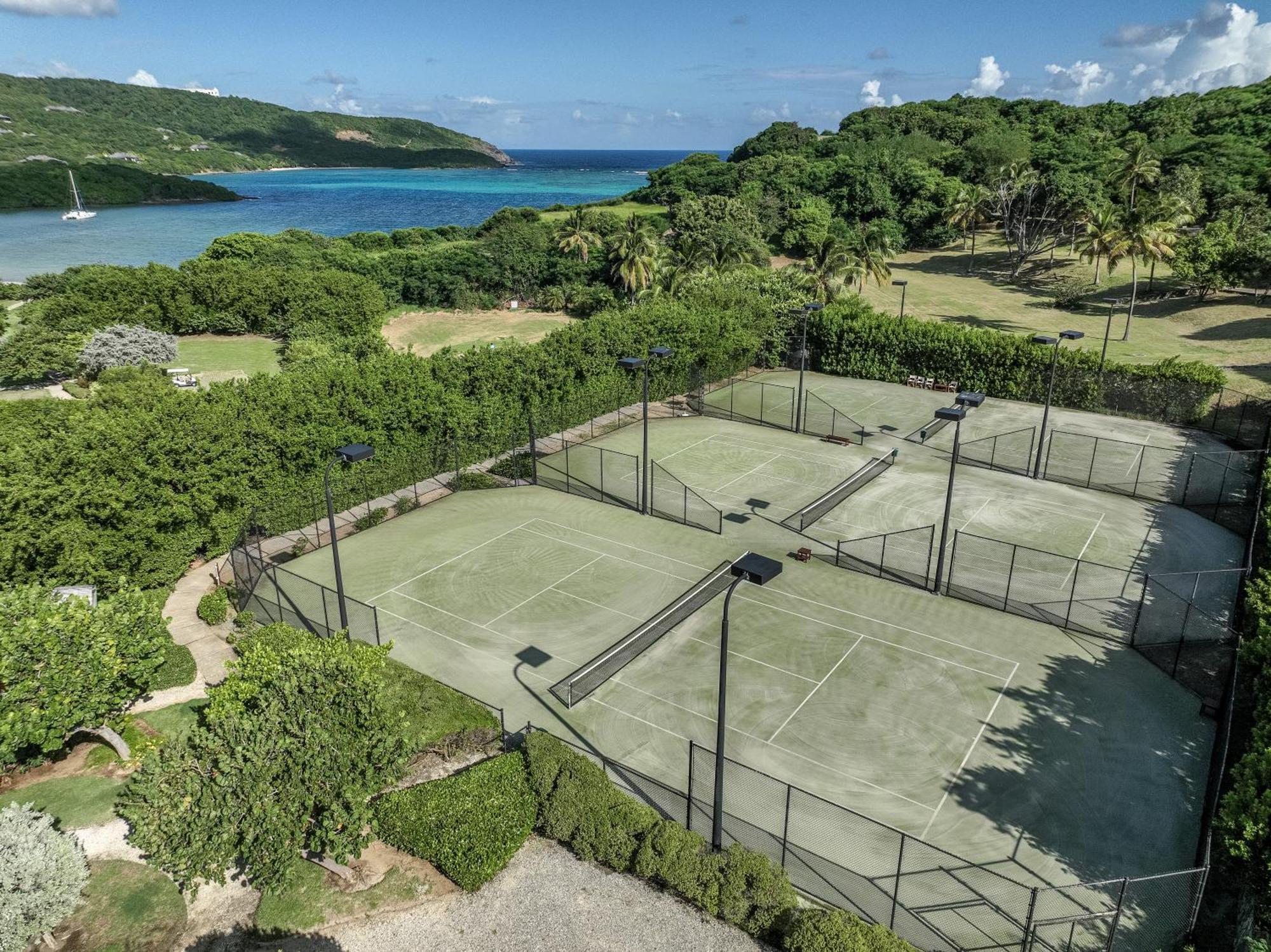 Canouan Estate Resort & Villas Charlestown Exterior photo
